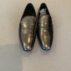 Dress shoes